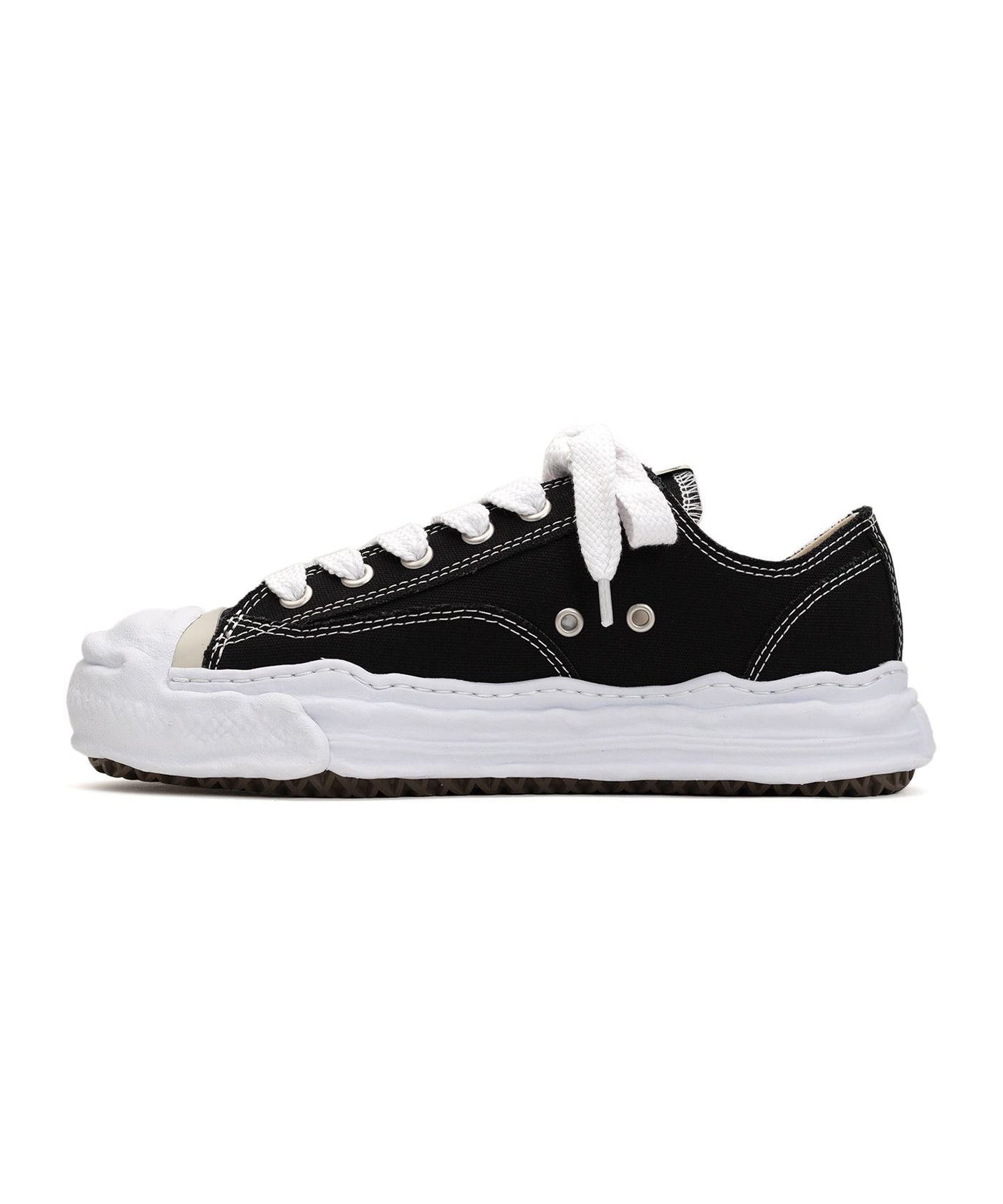 "Aeson Low Top" Sneaker